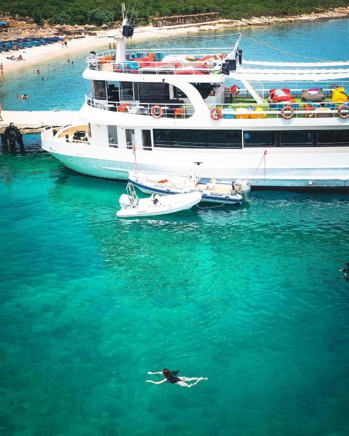 Queen Isabella Premium Hotel Vlore Exterior photo