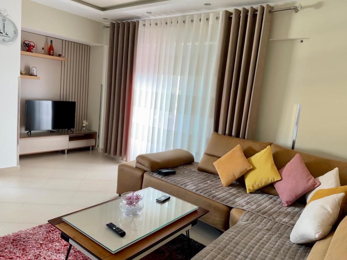 Queen Isabella Premium Hotel Vlore Exterior photo