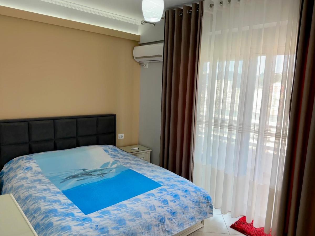 Queen Isabella Premium Hotel Vlore Exterior photo